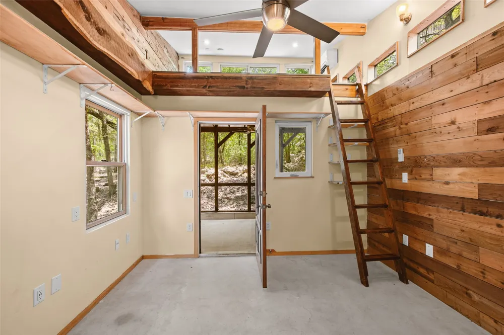 8200 Wavertree Court Austin, TX 78745