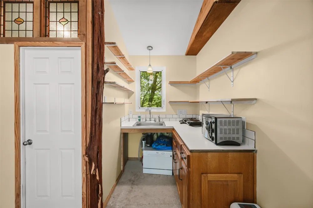 8200 Wavertree Court Austin, TX 78745