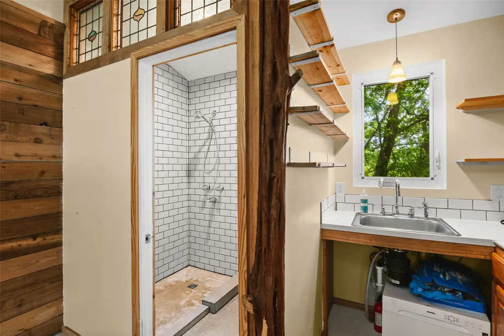 8200 Wavertree Court Austin, TX 78745