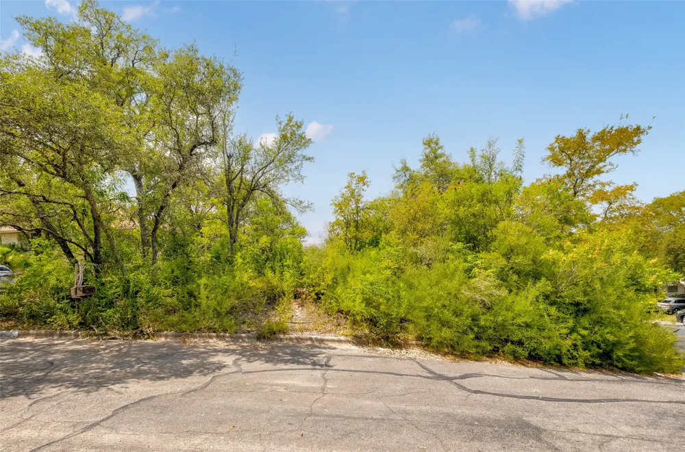8200 Wavertree Court Austin, TX 78745