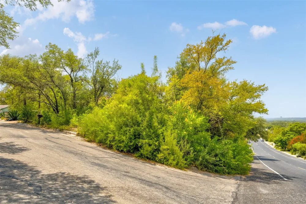 8200 Wavertree Court Austin, TX 78745