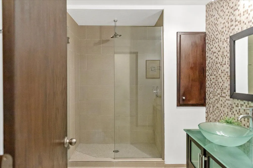 606 Carver Beach Road Chanhassen, MN 55317