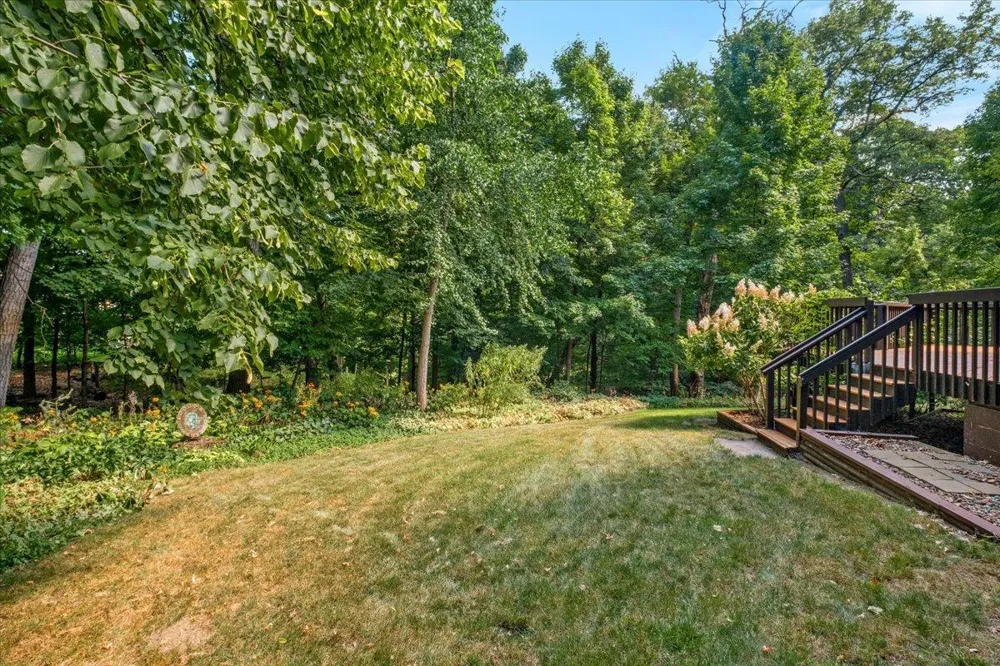 606 Carver Beach Road Chanhassen, MN 55317