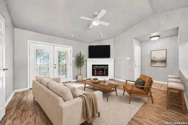 12446 STARCREST DR #402 San Antonio, TX 78216