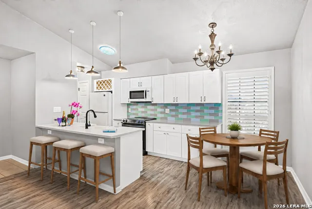 12446 STARCREST DR #402 San Antonio, TX 78216