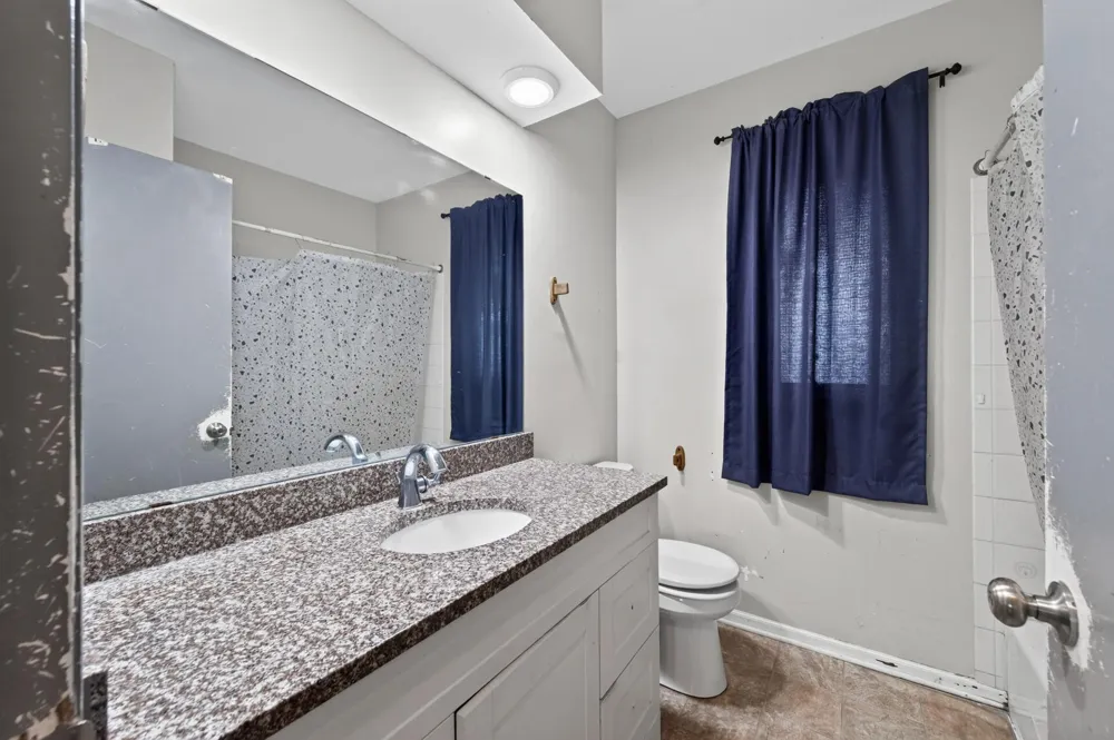 995 Rose Avenue E Saint Paul, MN 55106
