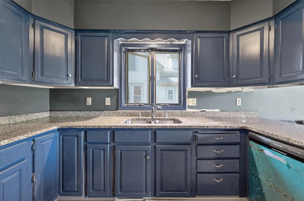 995 Rose Avenue E Saint Paul, MN 55106
