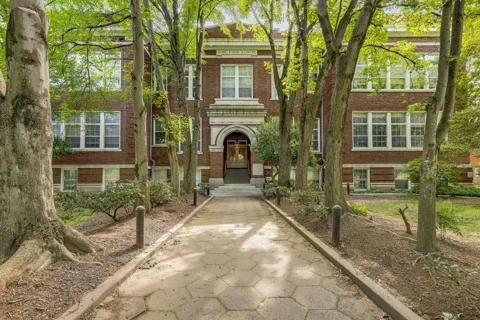 1041 State Street NW #23
