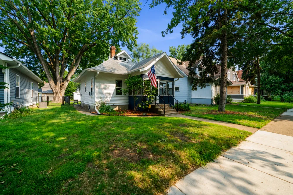 4338 James Avenue Minneapolis, MN 55412