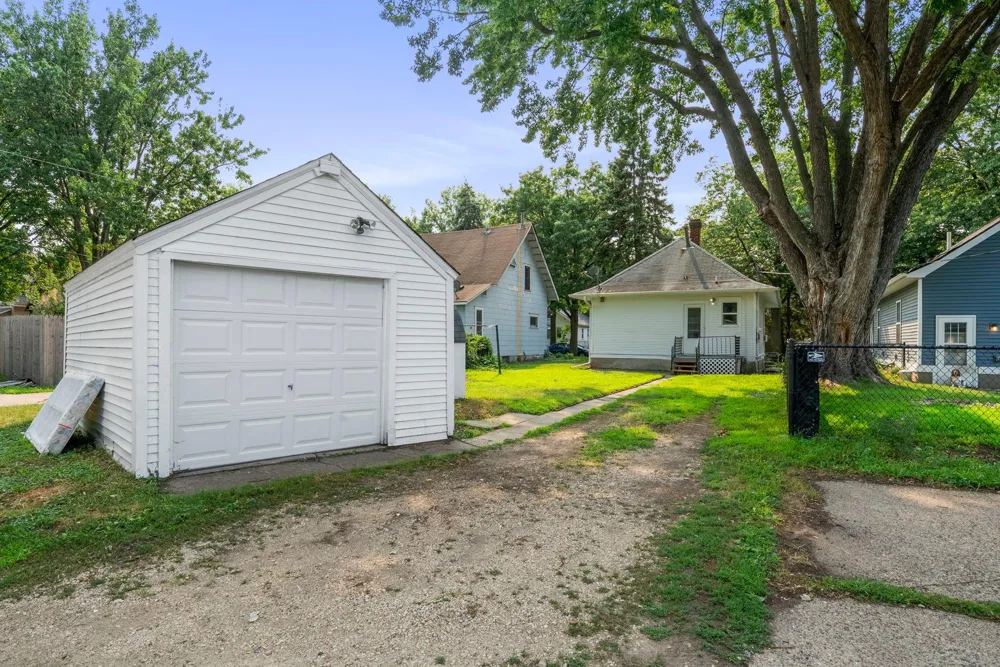 4338 James Avenue Minneapolis, MN 55412