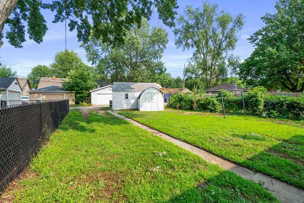4338 James Avenue Minneapolis, MN 55412