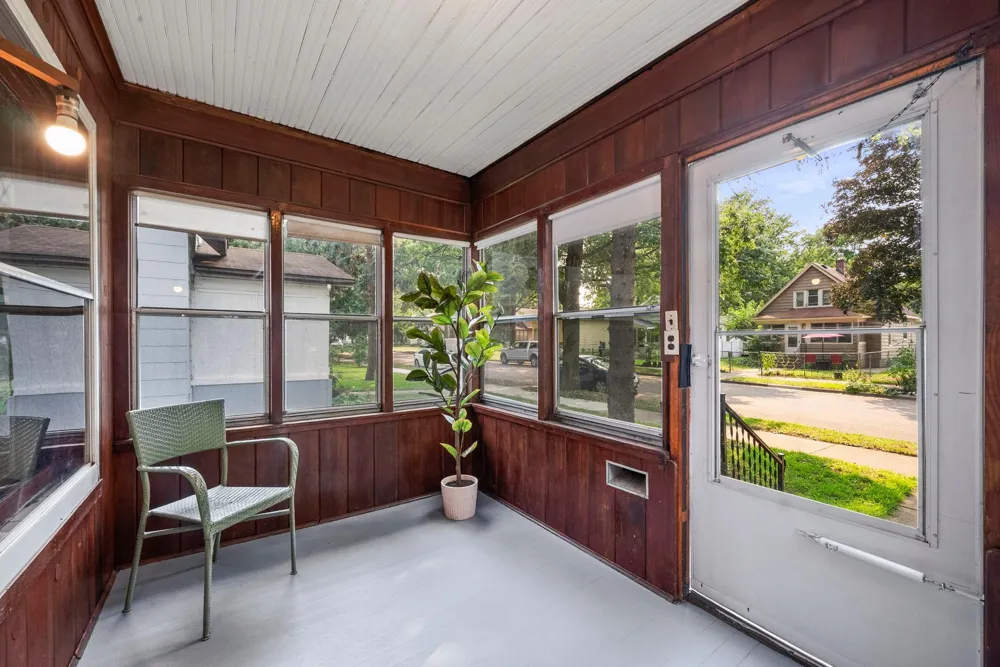 4338 James Avenue Minneapolis, MN 55412