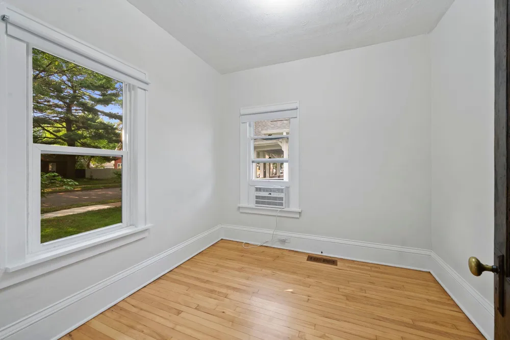 4338 James Avenue Minneapolis, MN 55412
