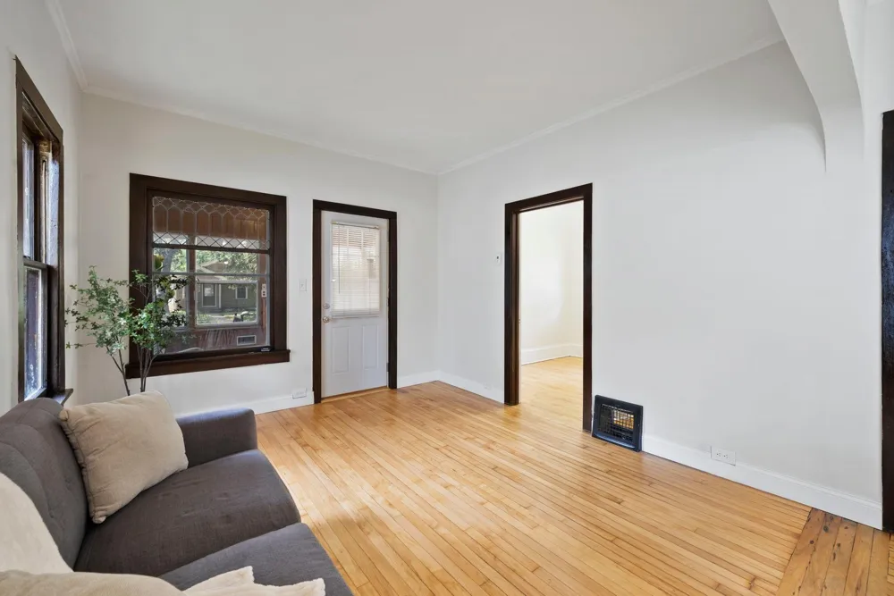 4338 James Avenue Minneapolis, MN 55412