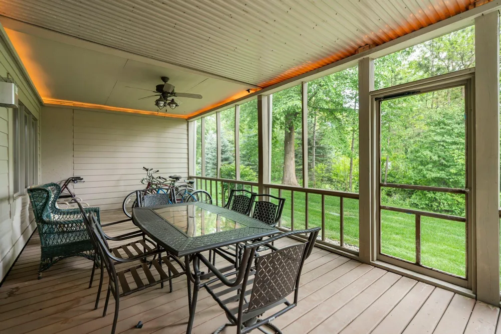9363 Libby Lane Eden Prairie, MN 55347