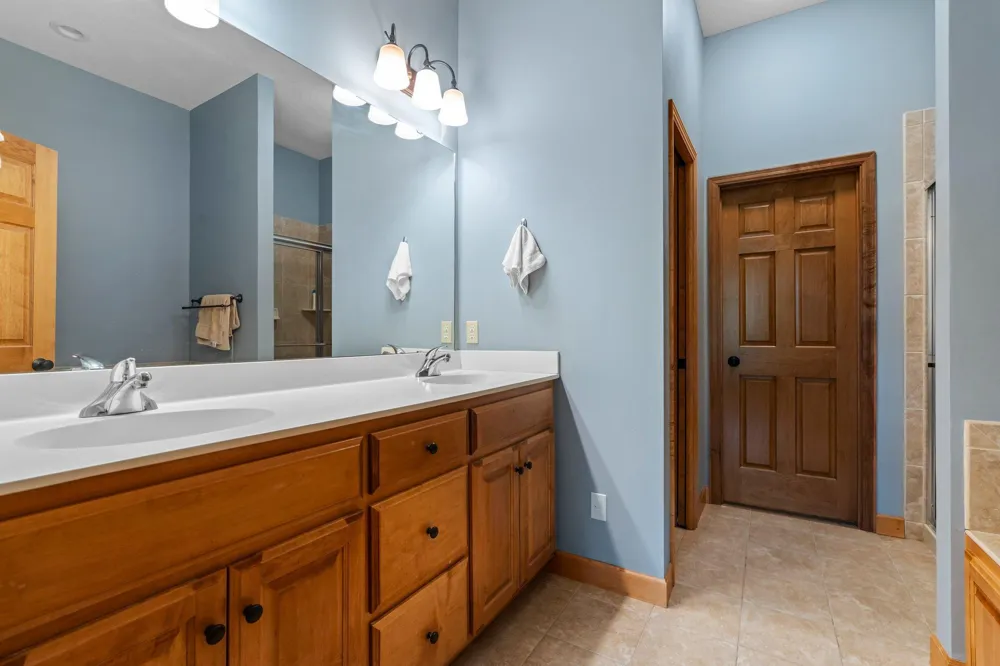 9363 Libby Lane Eden Prairie, MN 55347
