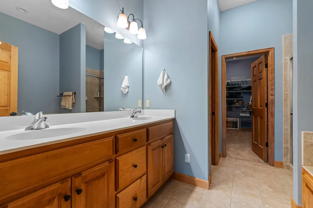 9363 Libby Lane Eden Prairie, MN 55347