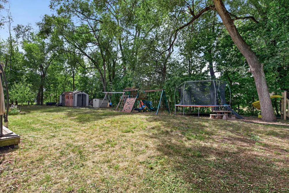 9516 10th Avenue S Bloomington, MN 55420