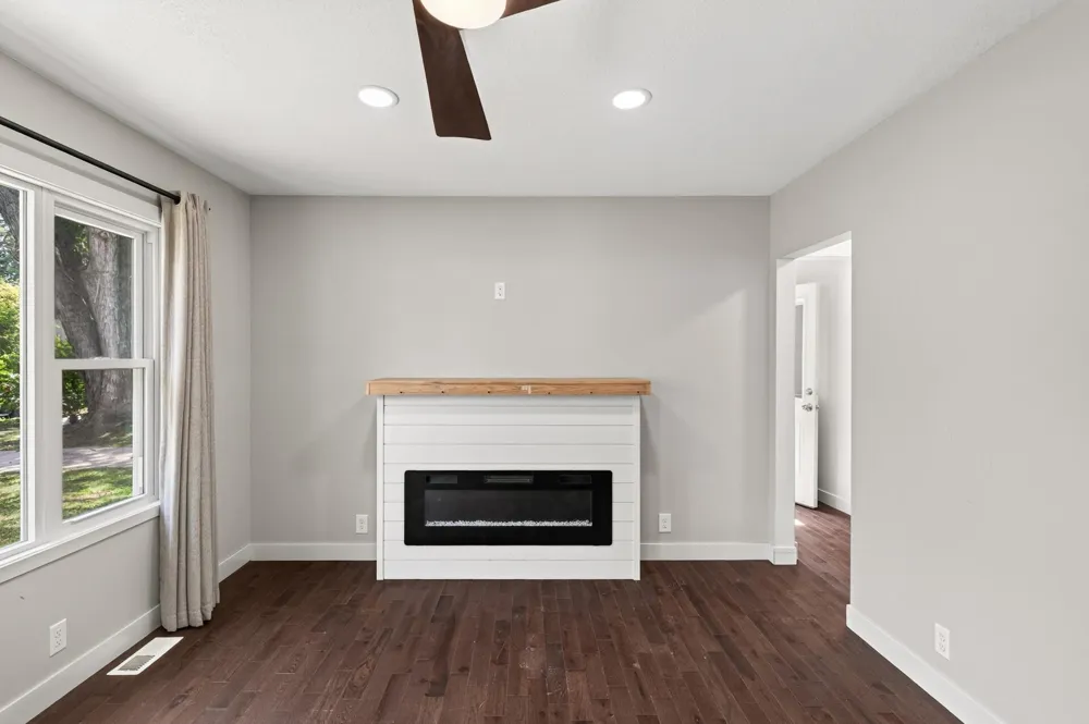 9516 10th Avenue S Bloomington, MN 55420