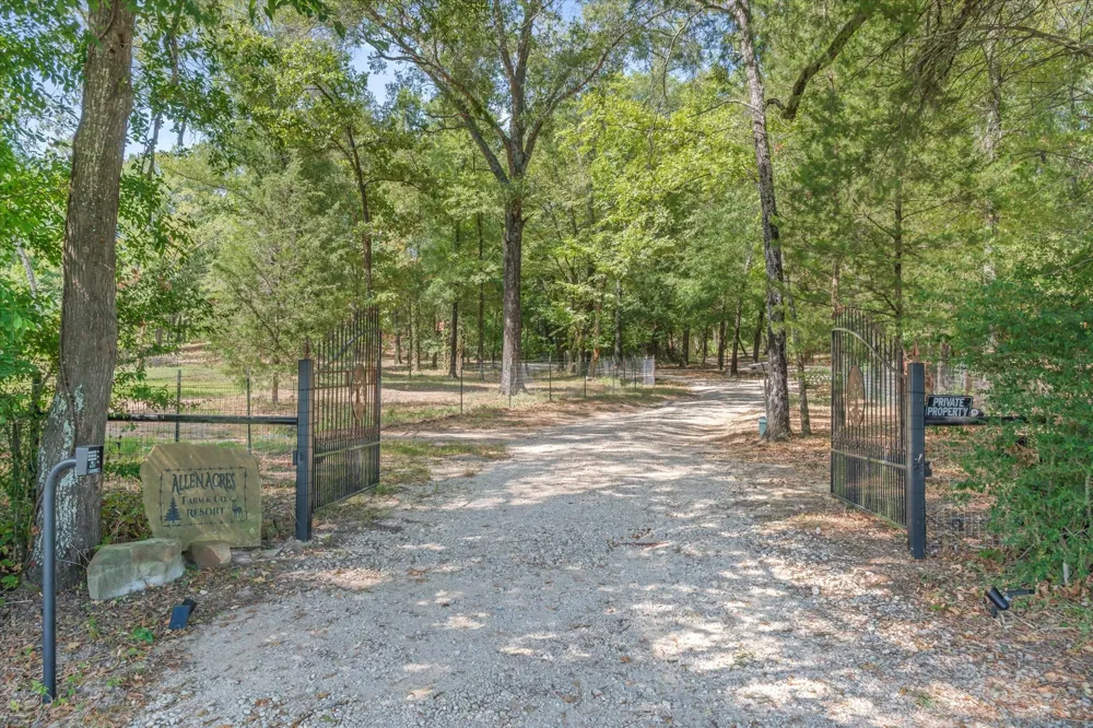 4315 VZ County Road 1117 Edgewood, TX 75117