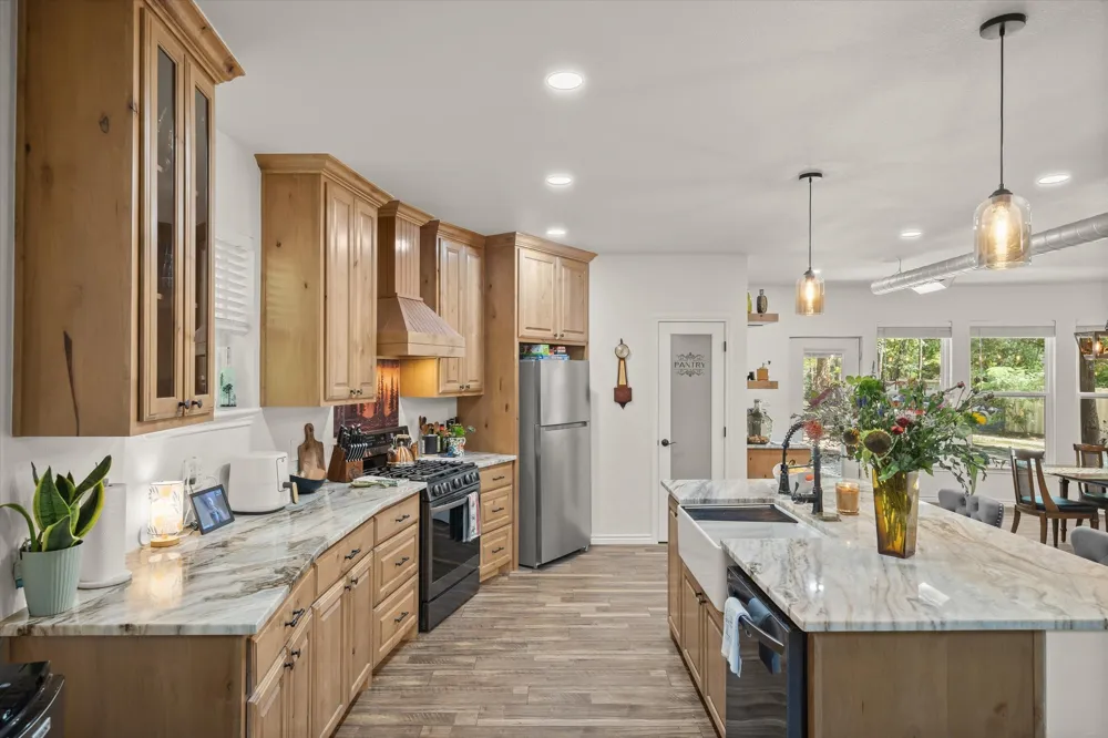 4315 VZ County Road 1117 Edgewood, TX 75117