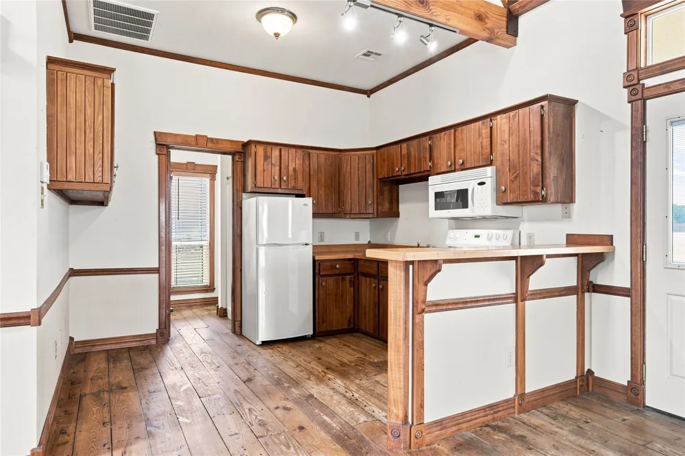 5542 FM 933 Whitney, TX 76692