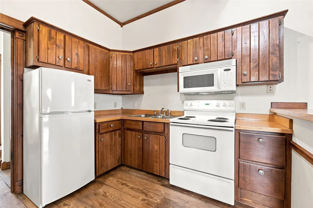 5542 FM 933 Whitney, TX 76692