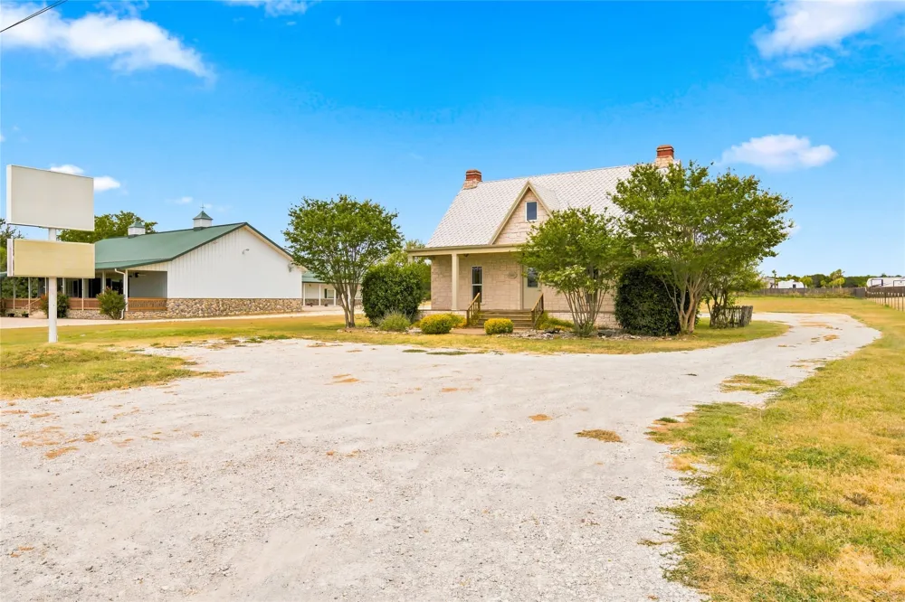 5542 FM 933 Whitney, TX 76692