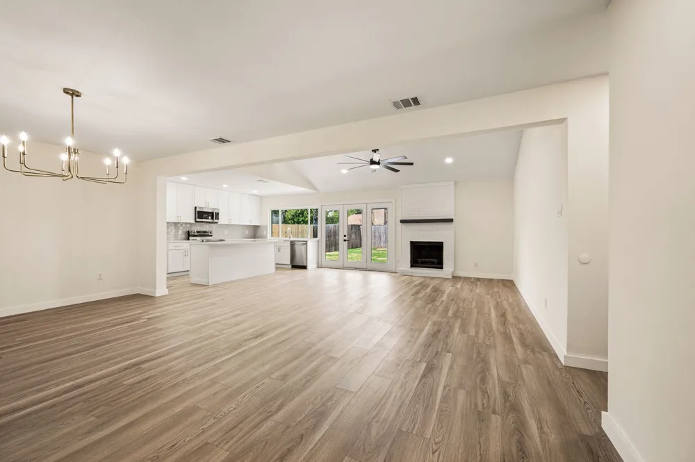 1003 Summit Circle Carrollton, TX 75006