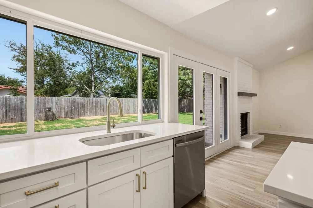 1003 Summit Circle Carrollton, TX 75006