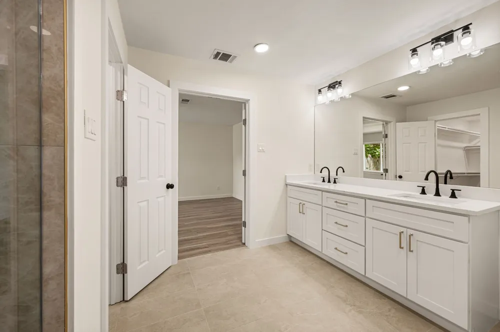 1003 Summit Circle Carrollton, TX 75006
