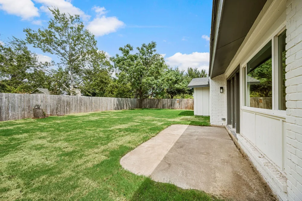 1003 Summit Circle Carrollton, TX 75006