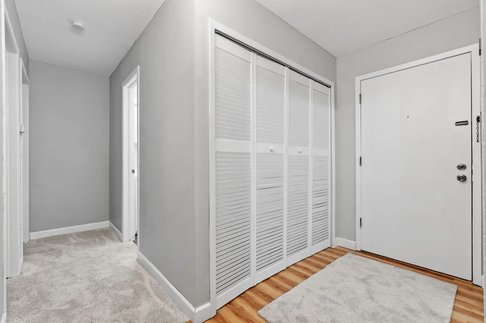 2009 E 122nd Street #C8 Burnsville, MN 55337