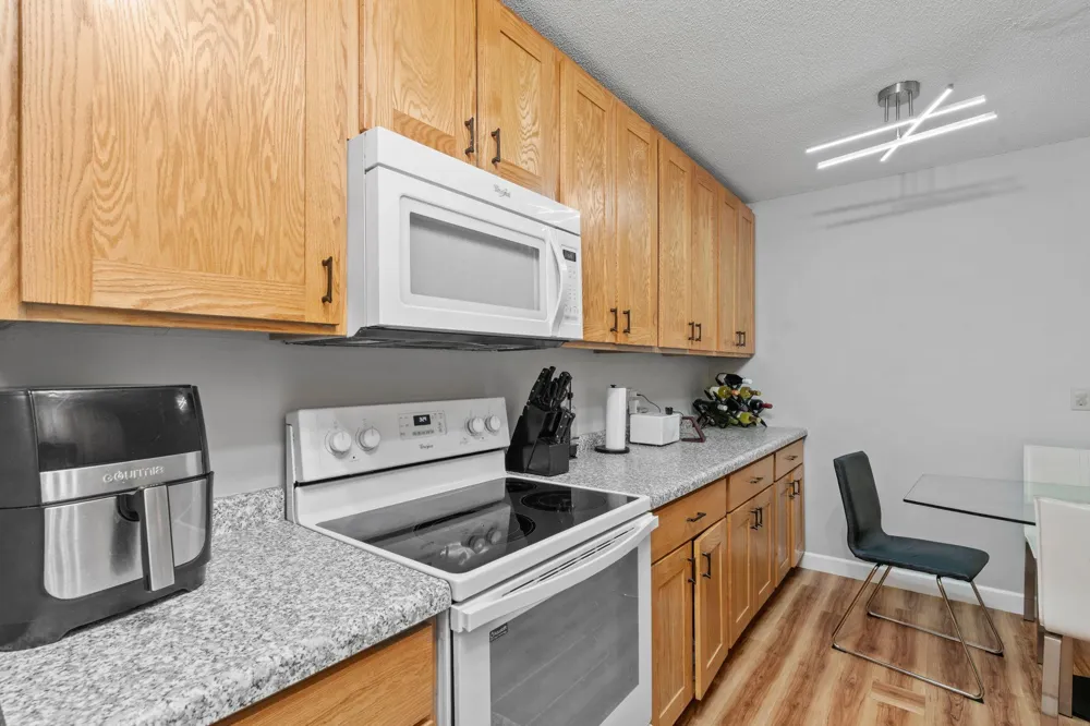 2009 E 122nd Street #C8 Burnsville, MN 55337