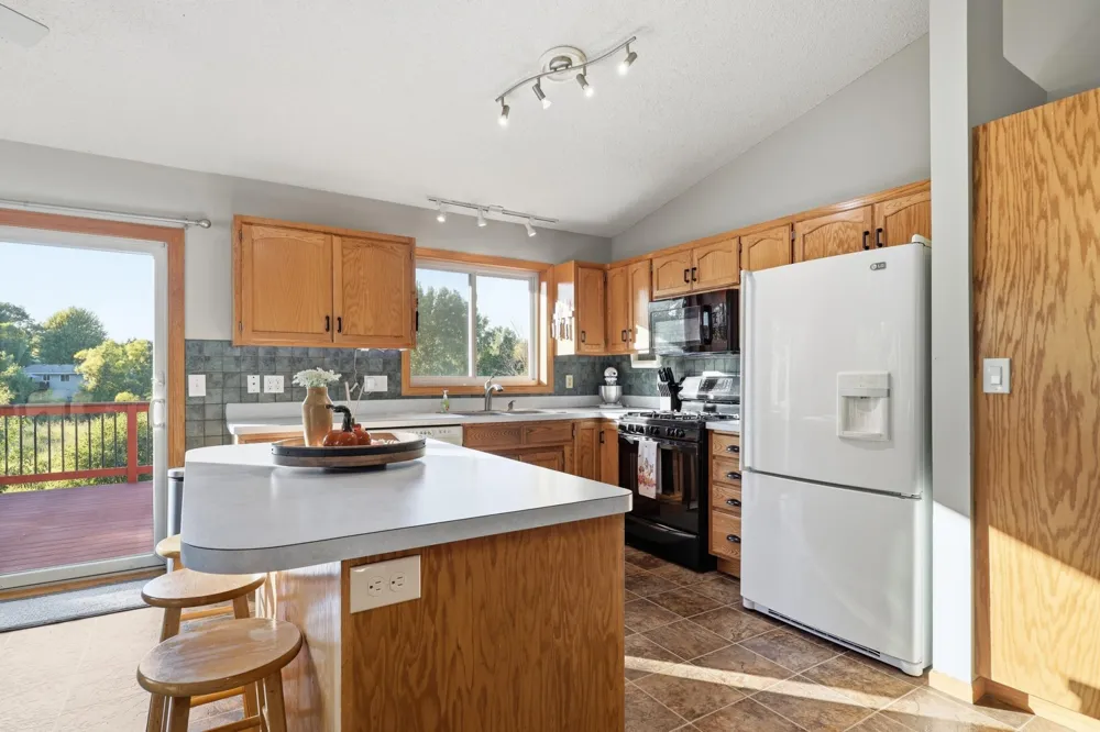 1475 Oak Ridge Circle Monticello, MN 55362