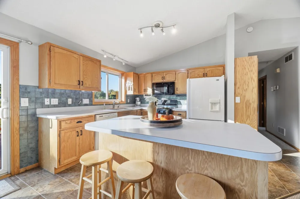 1475 Oak Ridge Circle Monticello, MN 55362