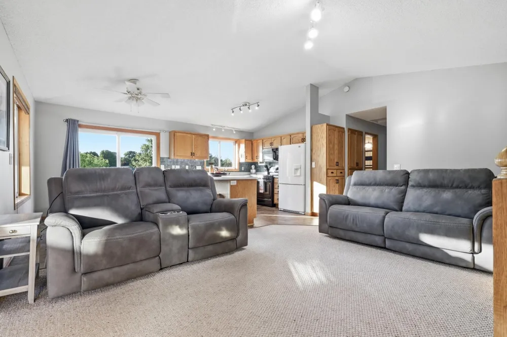 1475 Oak Ridge Circle Monticello, MN 55362