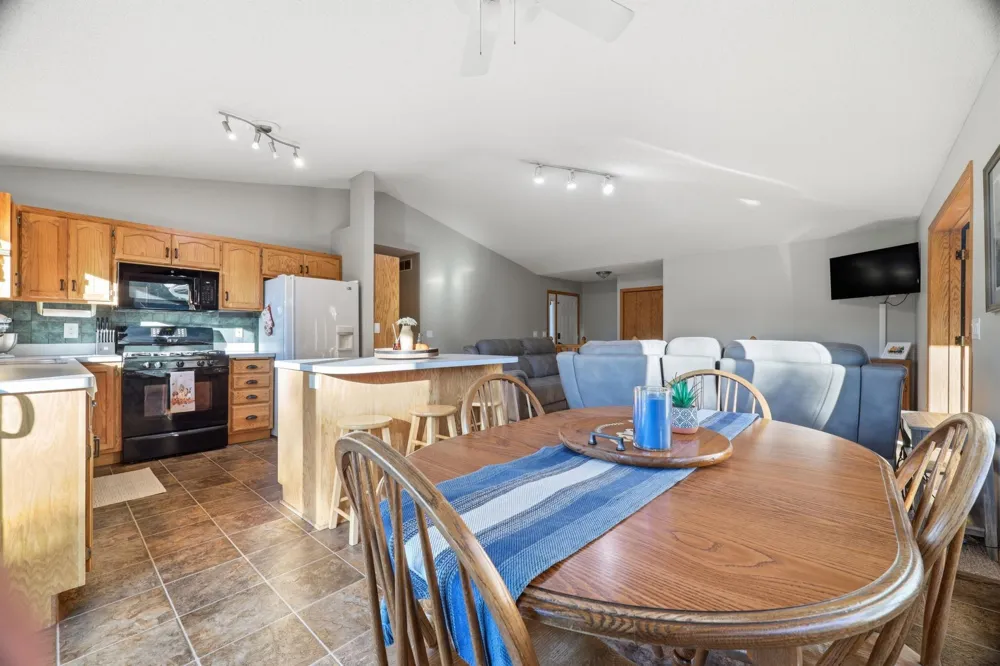 1475 Oak Ridge Circle Monticello, MN 55362