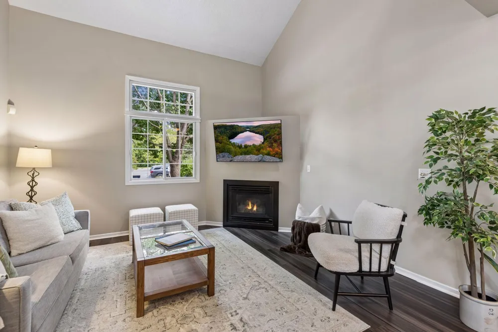 8350 Kimball Drive Eden Prairie, MN 55347