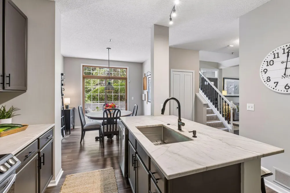 8350 Kimball Drive Eden Prairie, MN 55347