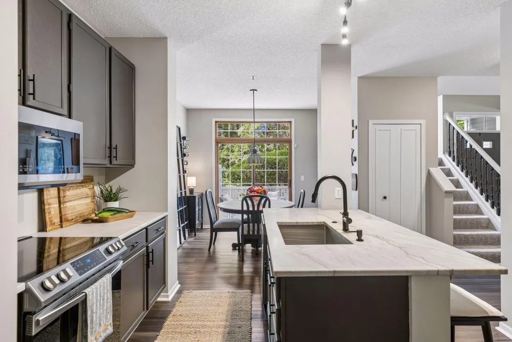 8350 Kimball Drive Eden Prairie, MN 55347