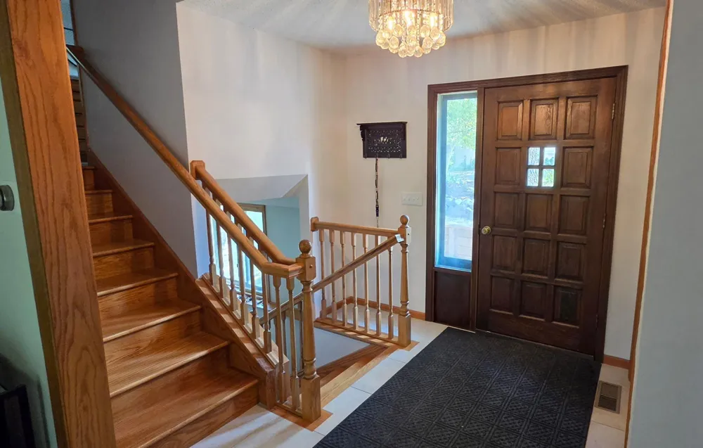 12123 Red Oak Court S Burnsville, MN 55337