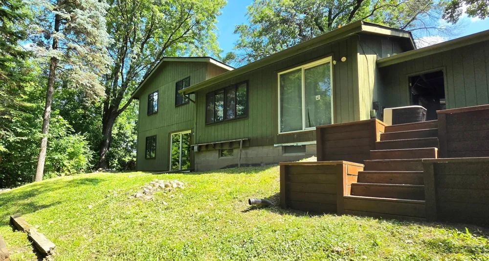 12123 Red Oak Court S Burnsville, MN 55337