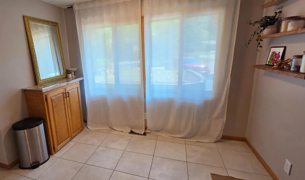 12123 Red Oak Court S Burnsville, MN 55337