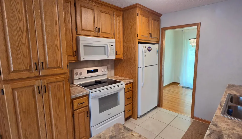 12123 Red Oak Court S Burnsville, MN 55337