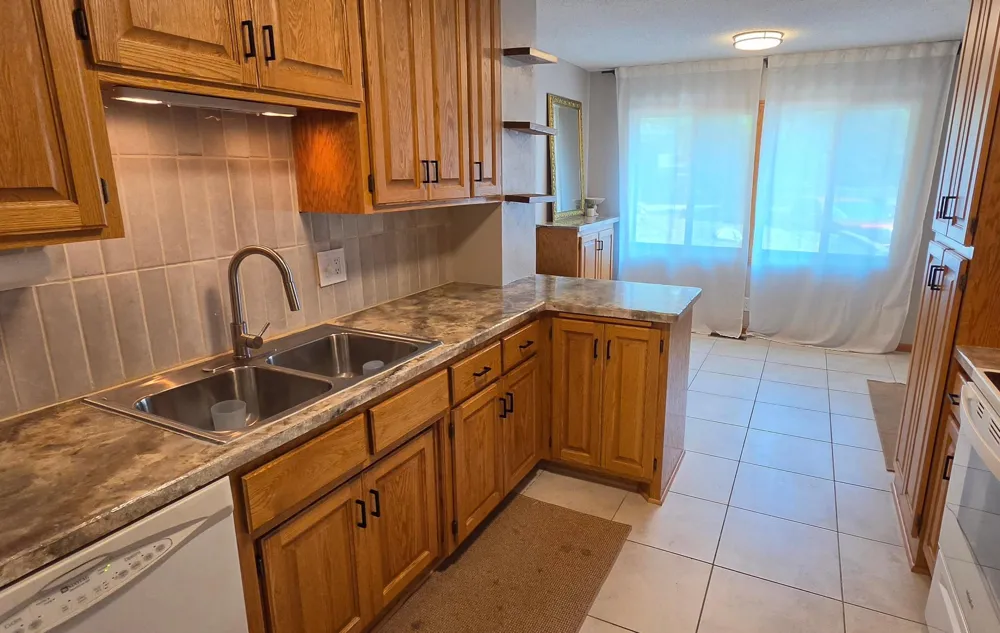 12123 Red Oak Court S Burnsville, MN 55337