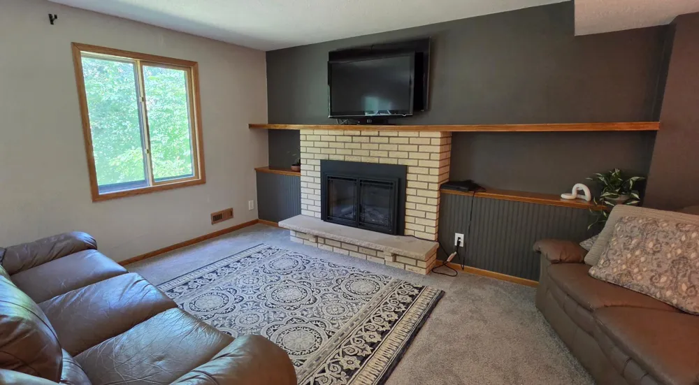 12123 Red Oak Court S Burnsville, MN 55337