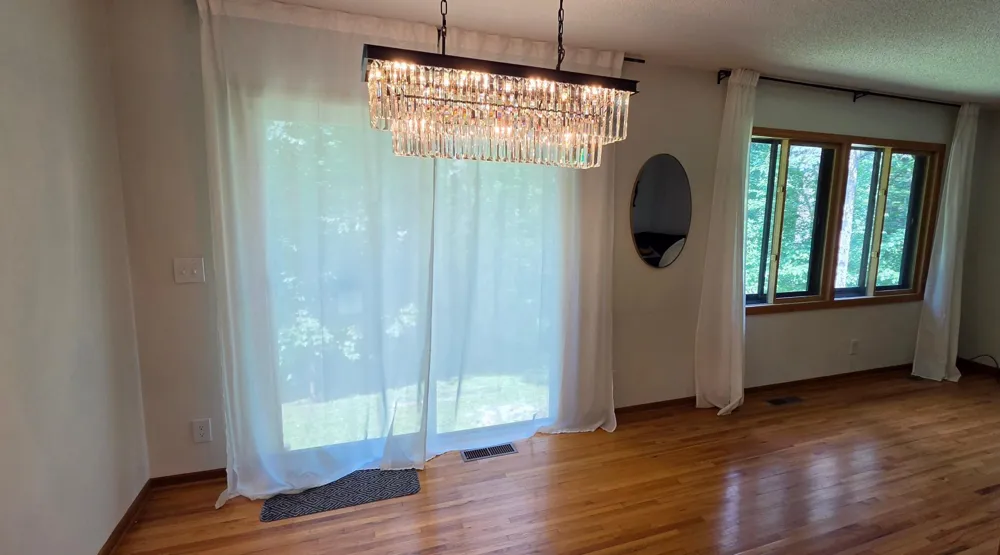 12123 Red Oak Court S Burnsville, MN 55337