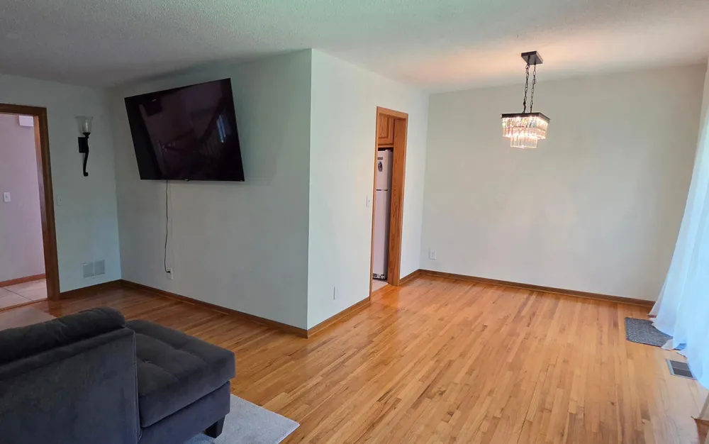 12123 Red Oak Court S Burnsville, MN 55337