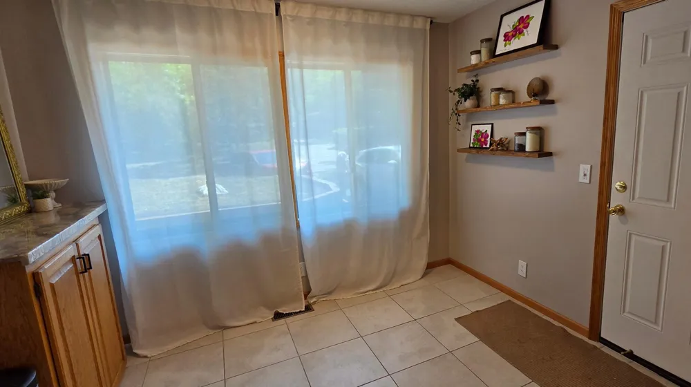 12123 Red Oak Court S Burnsville, MN 55337
